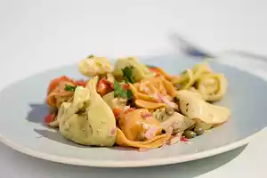 Artichoke Tortellini Pasta Salad