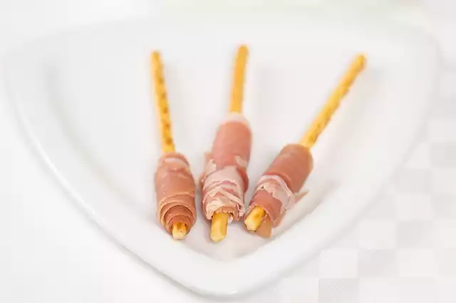 Easy Prosciutto Sticks